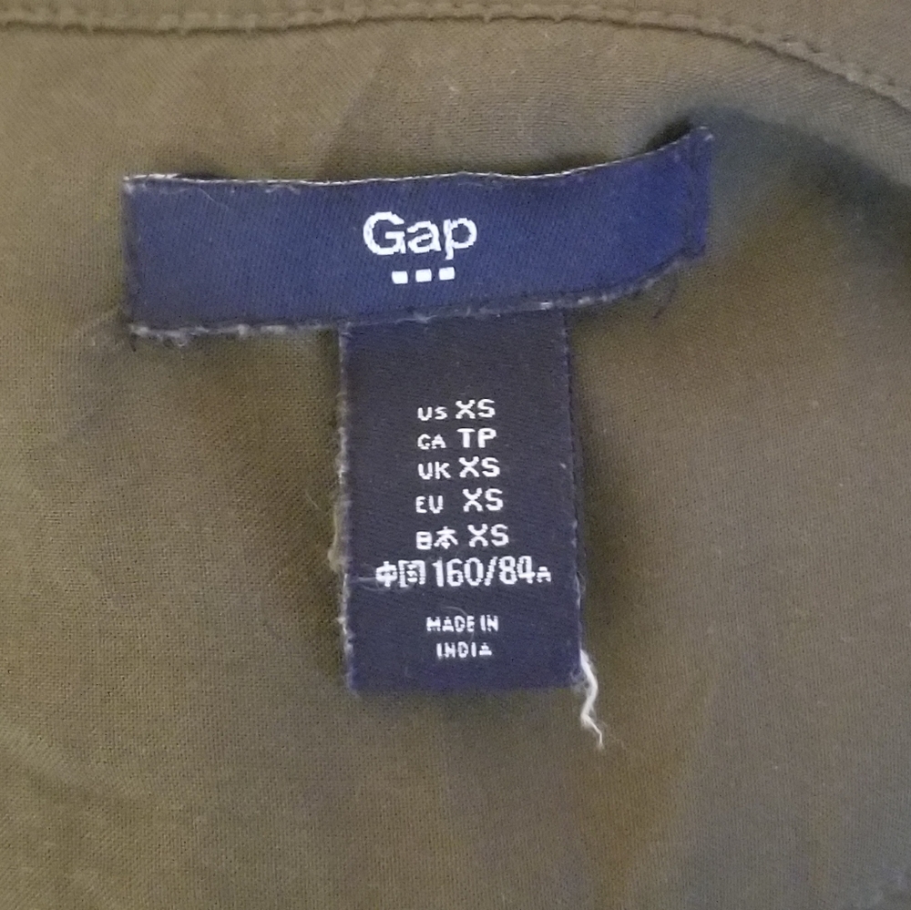 Gap Buttoned Collarless Blouse - image 7